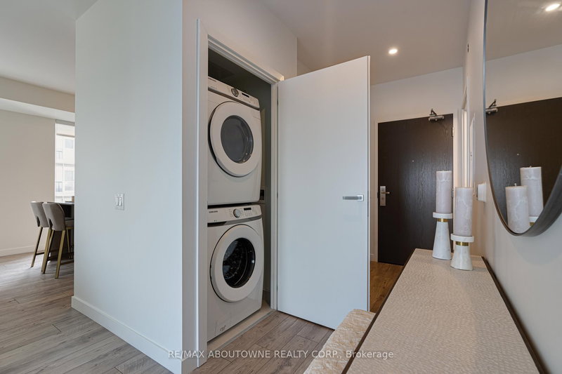 B0302 - 133 BRONTE Rd, Oakville, L6L 3C1 | Image 3