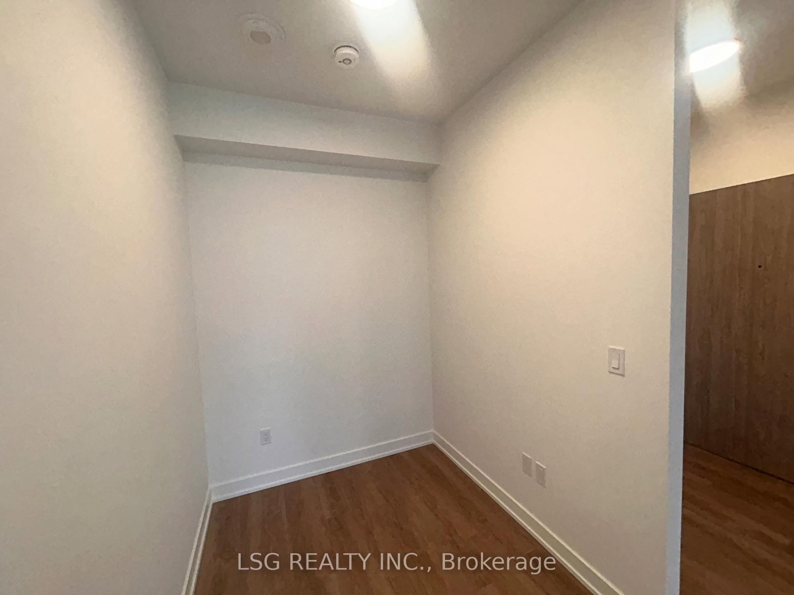 1007 the queensway, Unit 828 - Photo 6