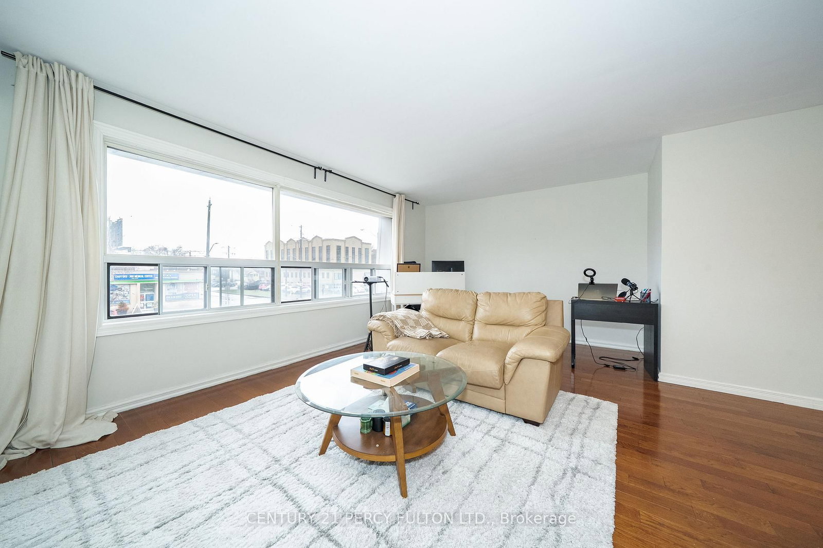 744-746 Wilson Avenue - Photo 9