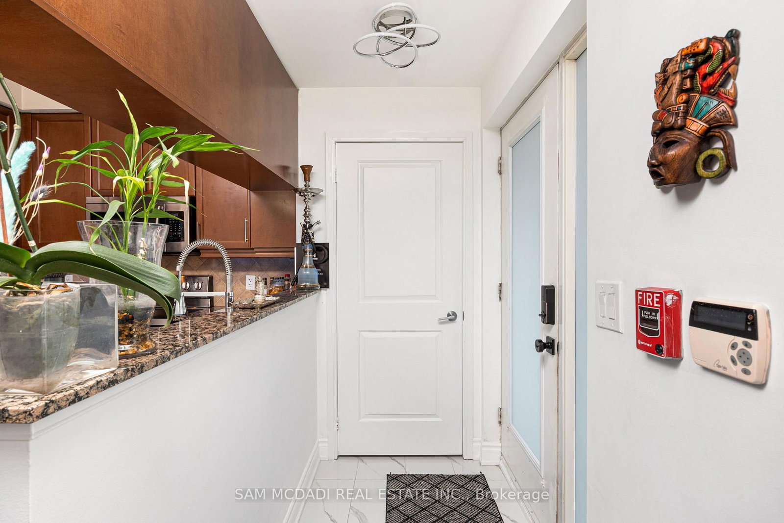 90 Absolute Avenue, Unit Th119 - Photo 17