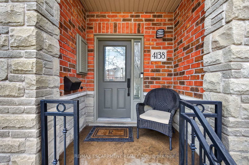 4138 Medland Dr, Burlington, L7M 4Z8 | Image 3