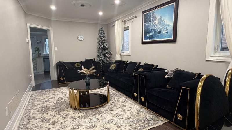 874 Mantle Crescent