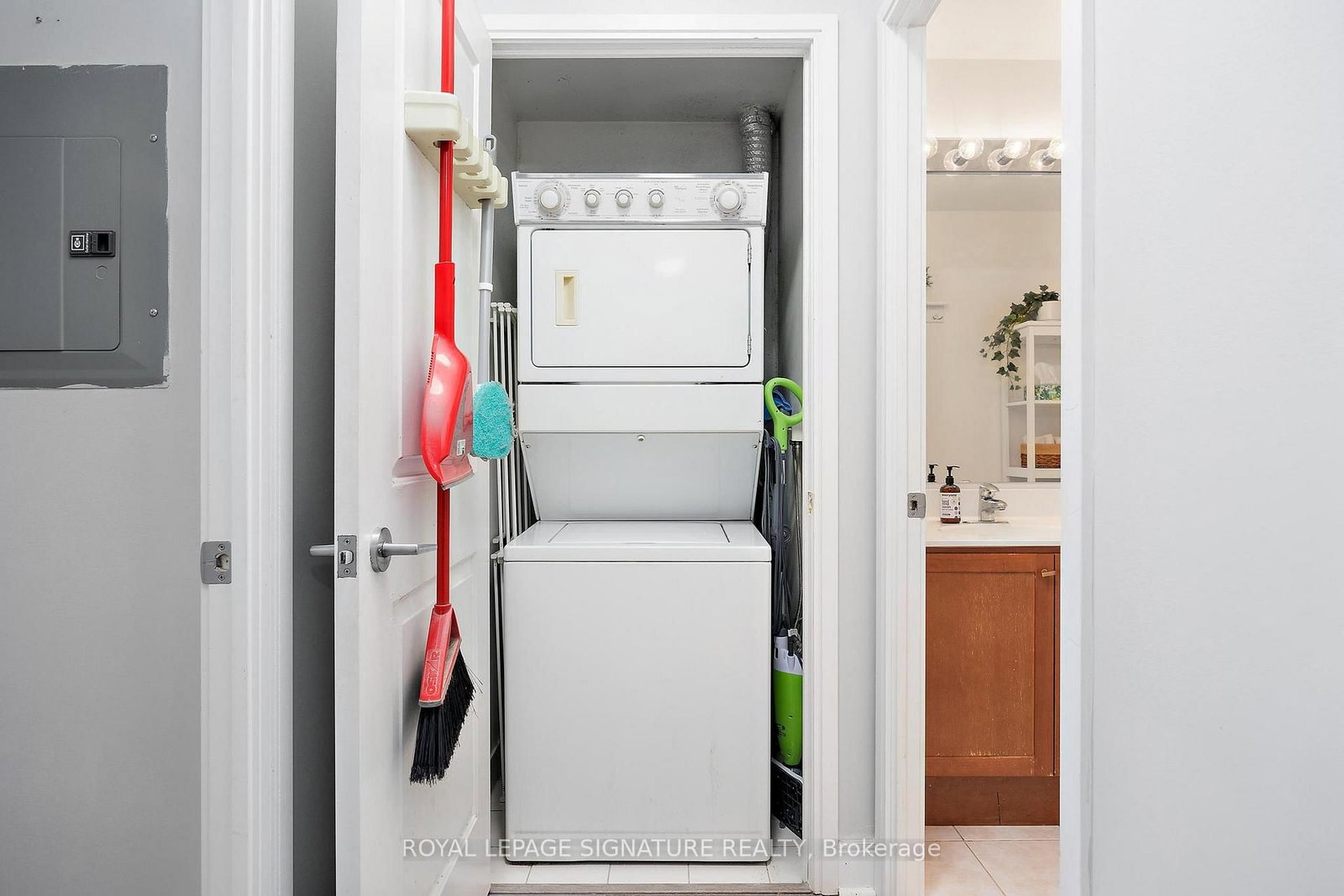 90 Absolute Avenue, Unit 1511 - Photo 9