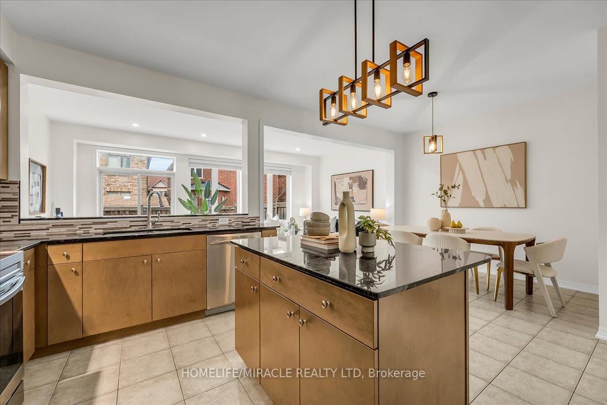 Townhouse for sale at 117 Aird Court, Milton, Ontario, L9T 8B6 - Scott - MLS: W13009338