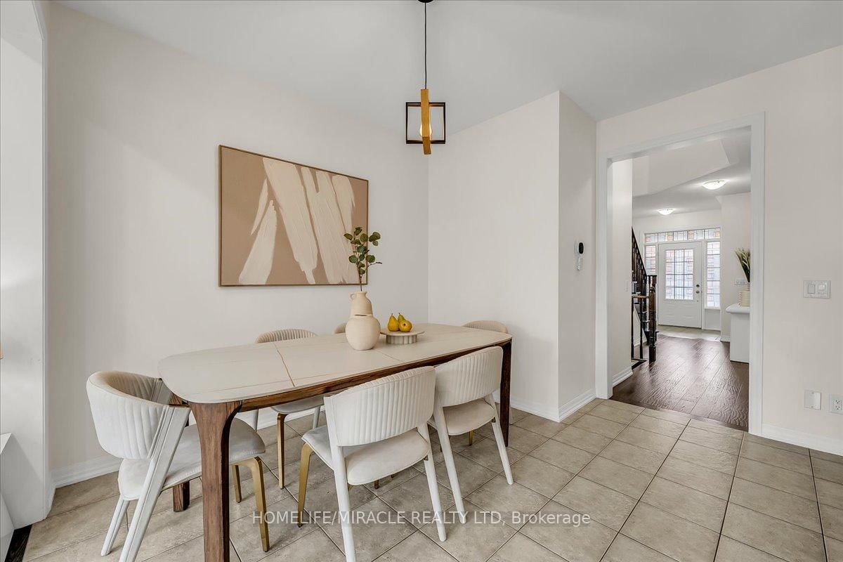 Townhouse for sale at 117 Aird Court, Milton, Ontario, L9T 8B6 - Scott - MLS: W13009338