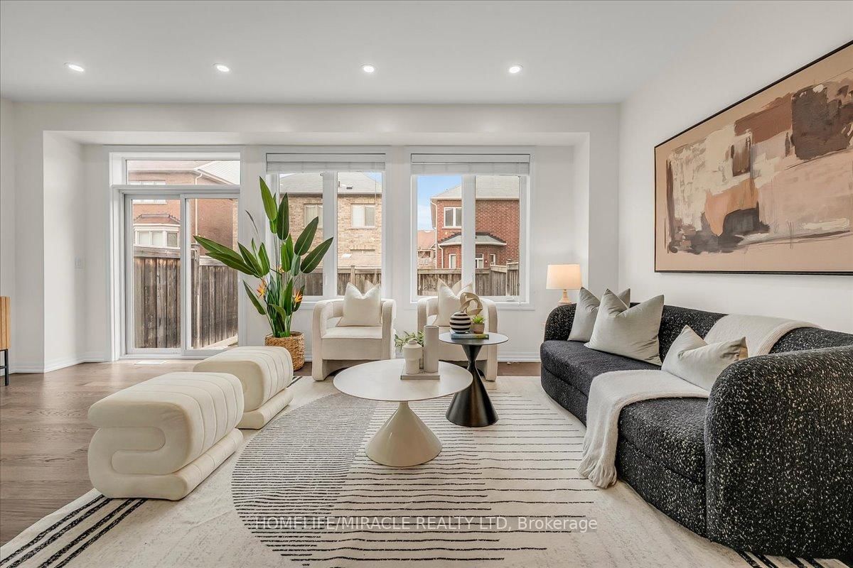 Townhouse for sale at 117 Aird Court, Milton, Ontario, L9T 8B6 - Scott - MLS: W13009338