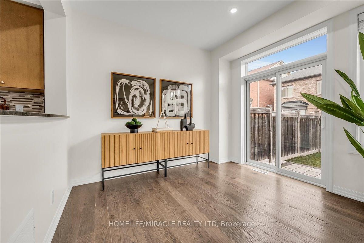 Townhouse for sale at 117 Aird Court, Milton, Ontario, L9T 8B6 - Scott - MLS: W13009338