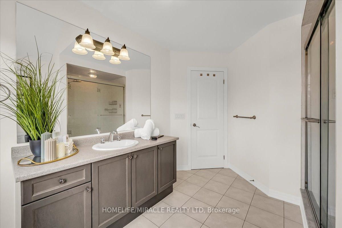 Townhouse for sale at 117 Aird Court, Milton, Ontario, L9T 8B6 - Scott - MLS: W13009338