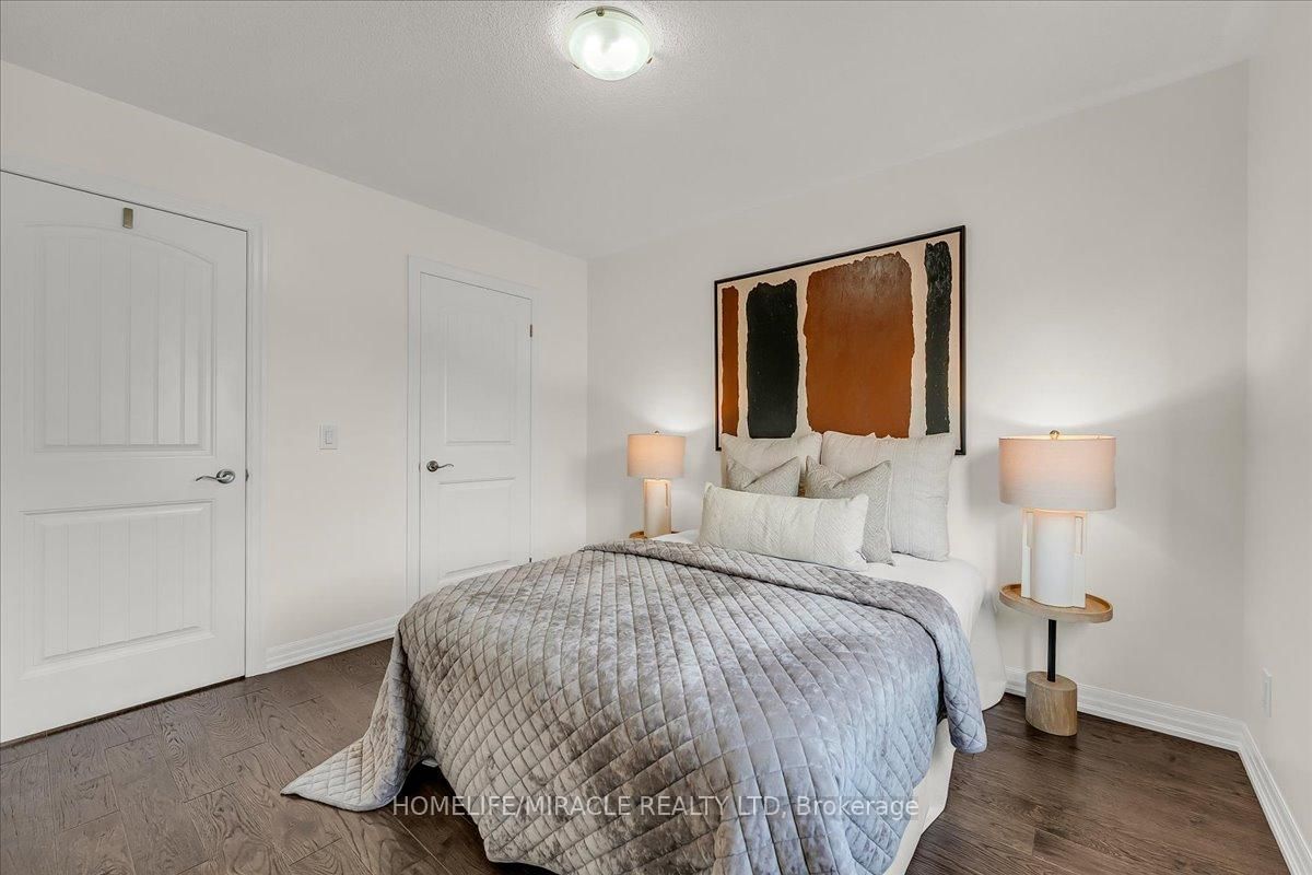 Townhouse for sale at 117 Aird Court, Milton, Ontario, L9T 8B6 - Scott - MLS: W13009338