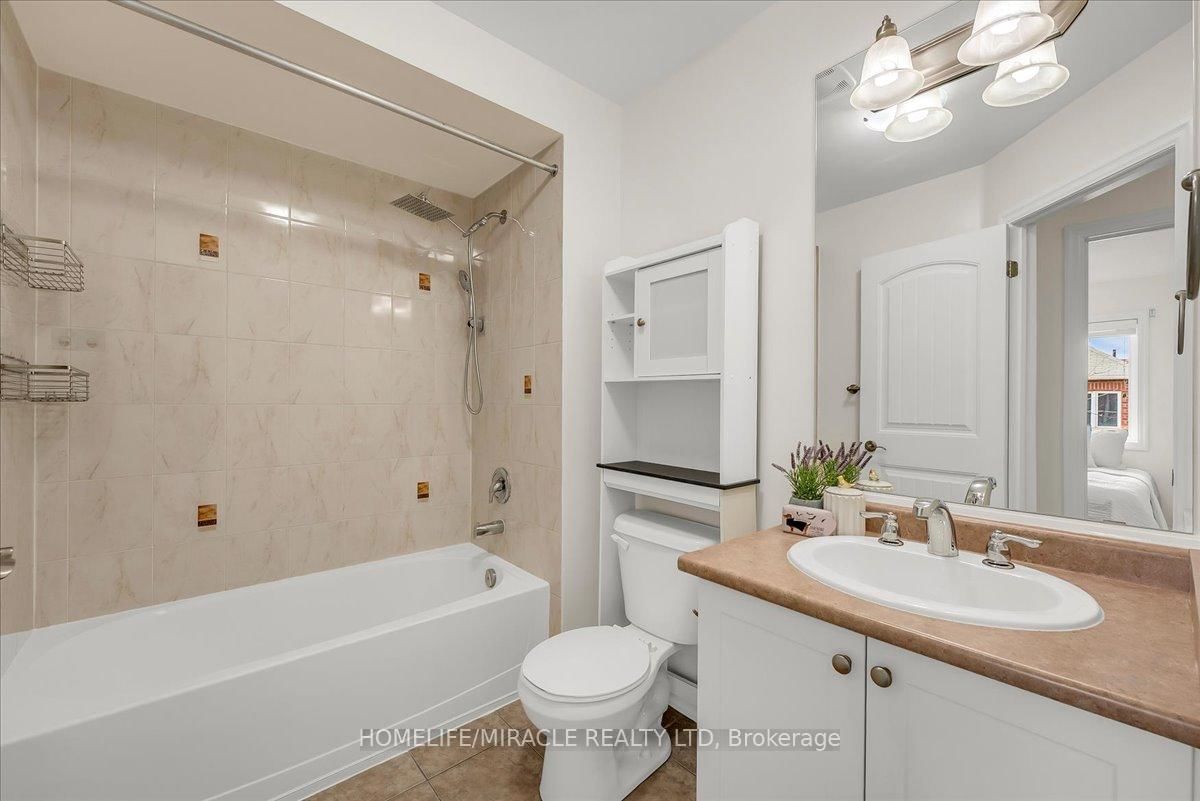 Townhouse for sale at 117 Aird Court, Milton, Ontario, L9T 8B6 - Scott - MLS: W13009338