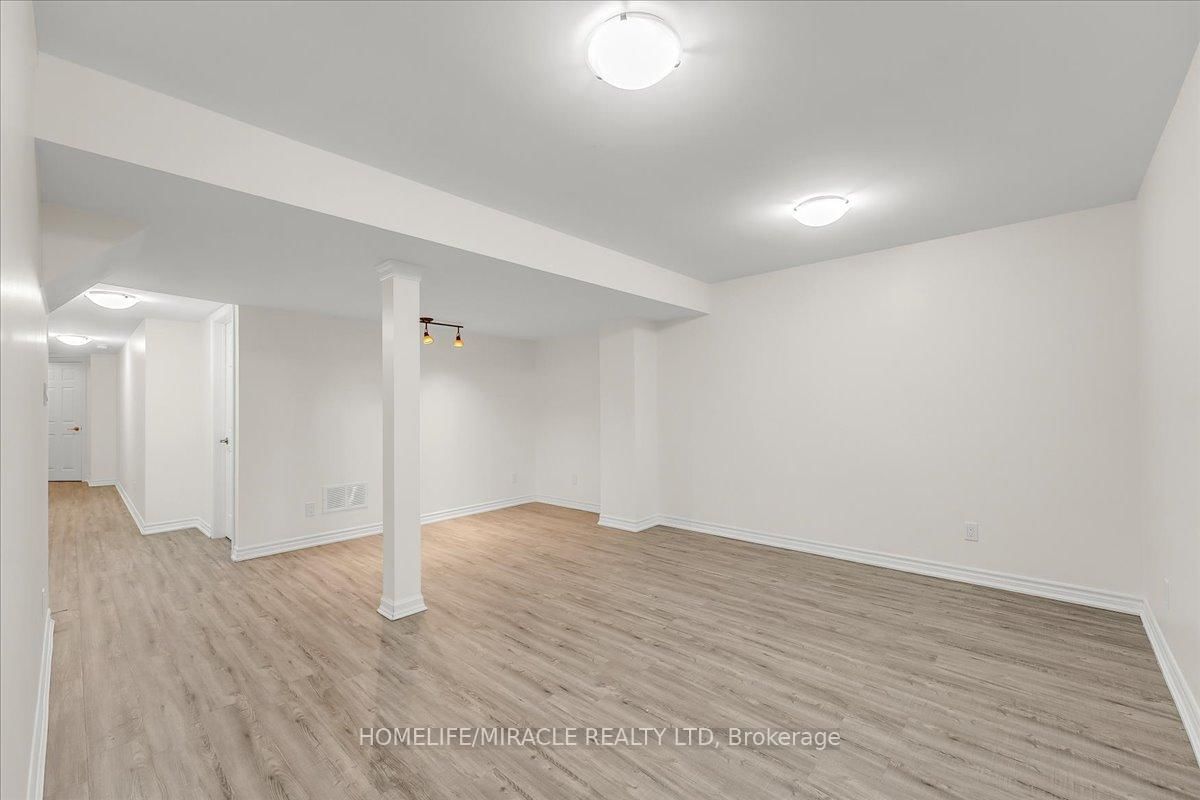 Townhouse for sale at 117 Aird Court, Milton, Ontario, L9T 8B6 - Scott - MLS: W13009338