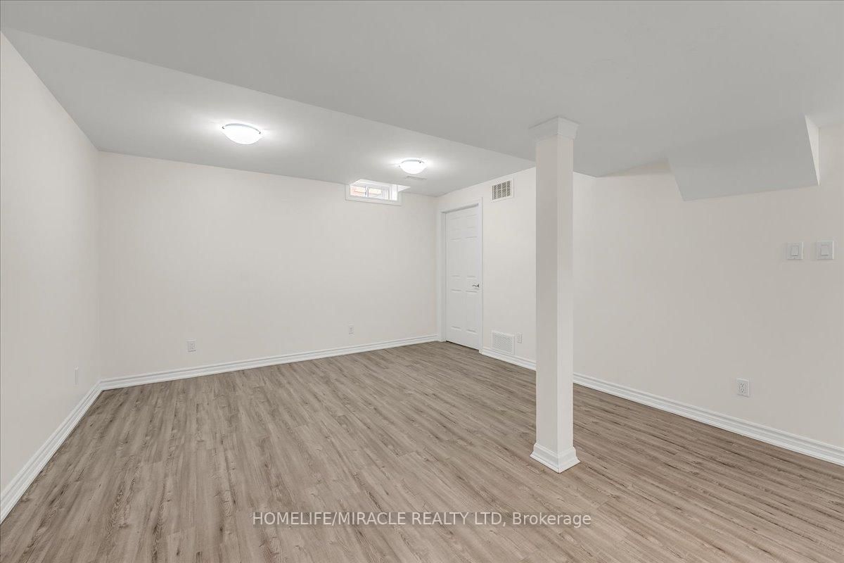 Townhouse for sale at 117 Aird Court, Milton, Ontario, L9T 8B6 - Scott - MLS: W13009338