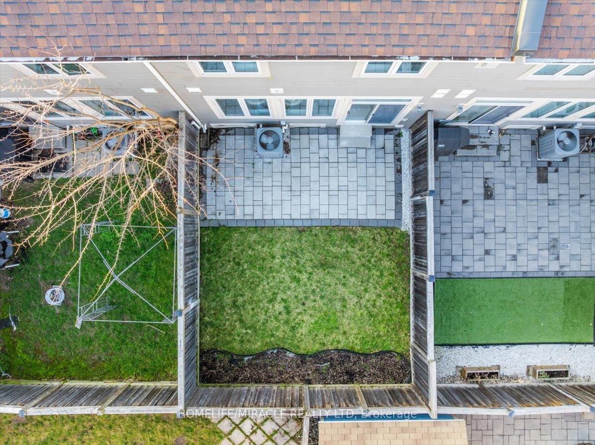 Townhouse for sale at 117 Aird Court, Milton, Ontario, L9T 8B6 - Scott - MLS: W13009338