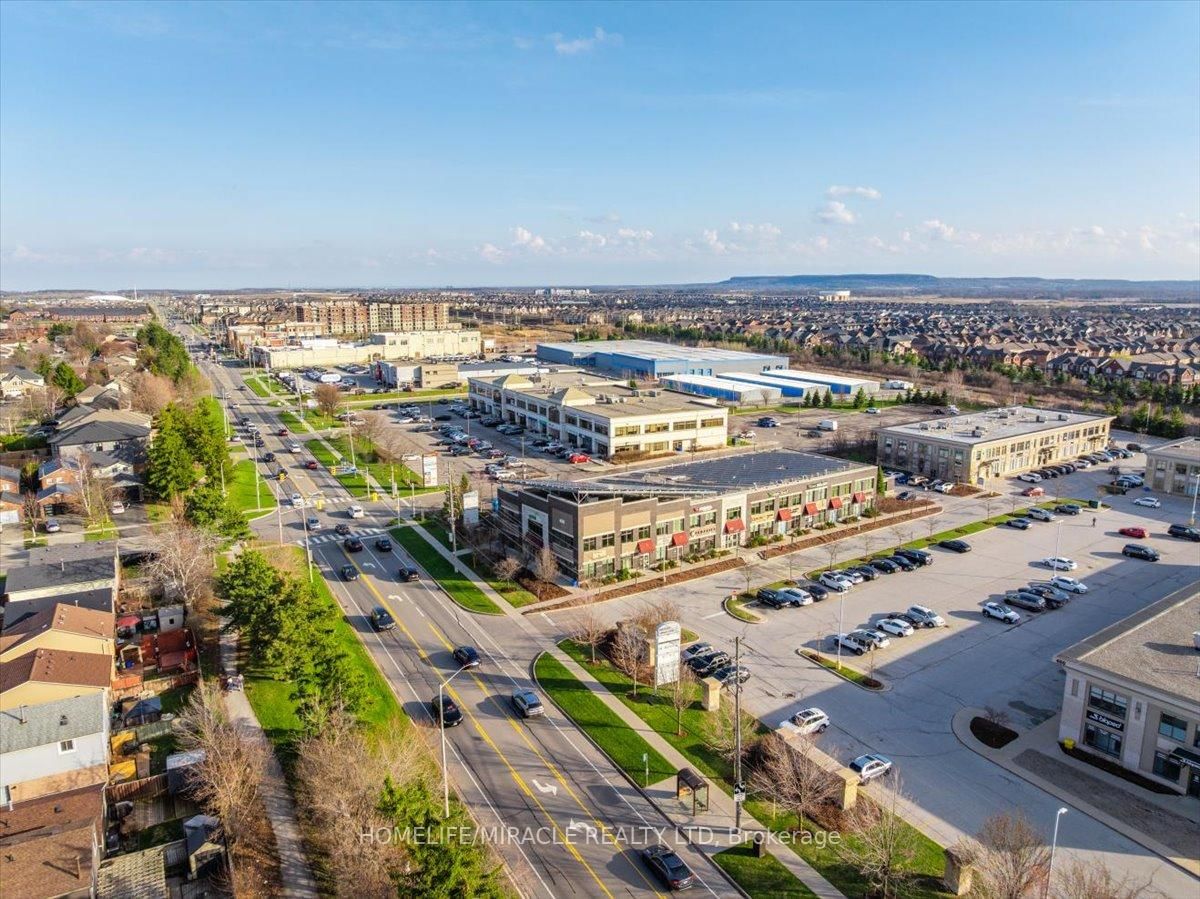 Townhouse for sale at 117 Aird Court, Milton, Ontario, L9T 8B6 - Scott - MLS: W13009338