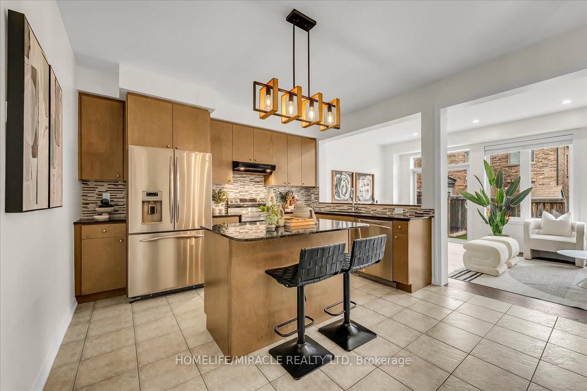 Townhouse for sale at 117 Aird Court, Milton, Ontario, L9T 8B6 - Scott - MLS: W13009338