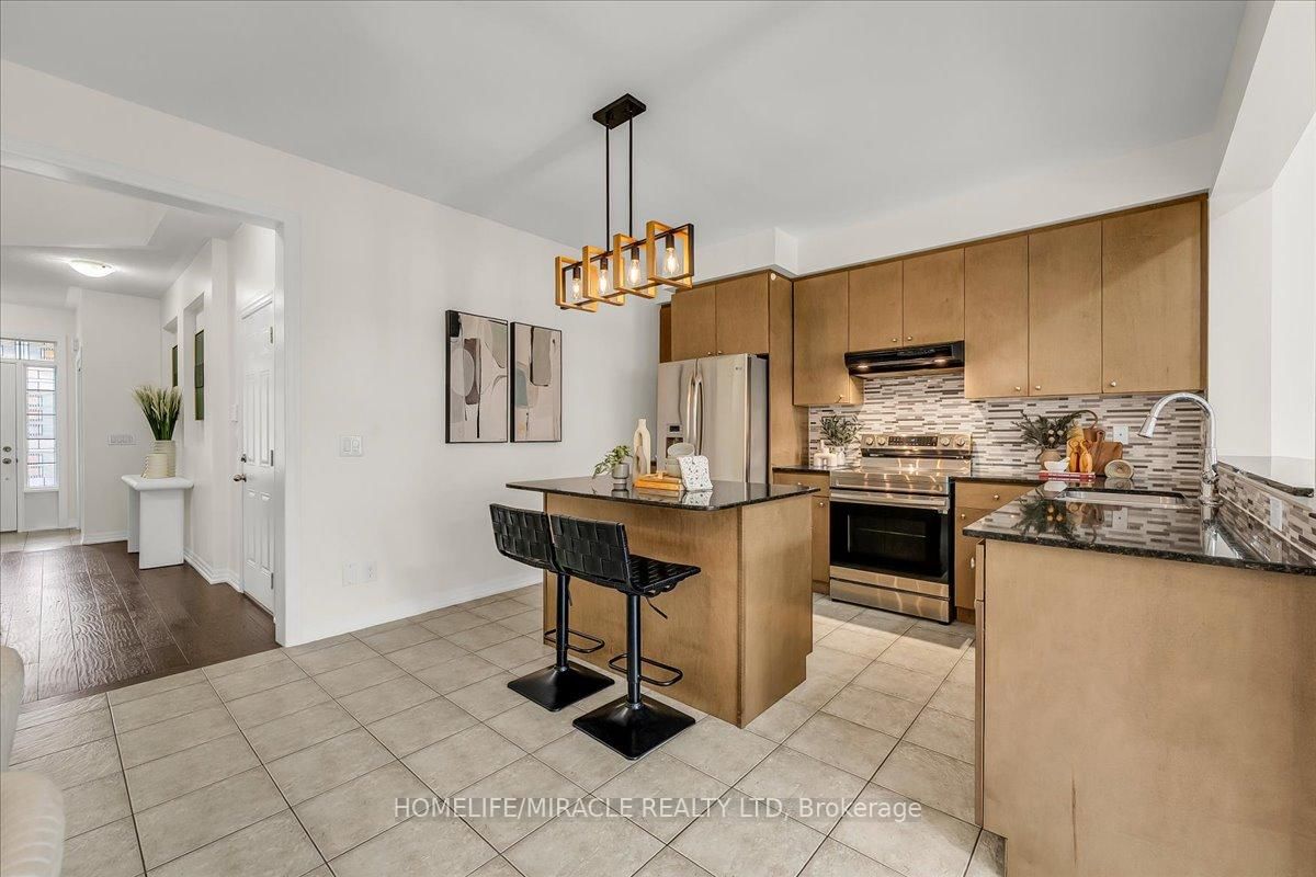 Townhouse for sale at 117 Aird Court, Milton, Ontario, L9T 8B6 - Scott - MLS: W13009338