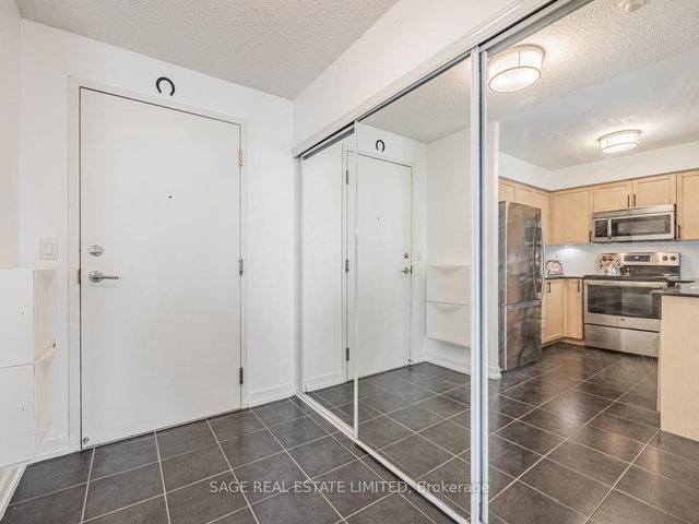 627 - 812 Lansdowne Avenue