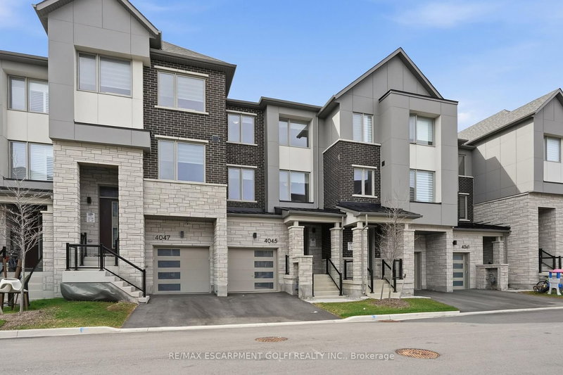 4045 Saida St, Mississauga, L5M 2S8 | Image 2