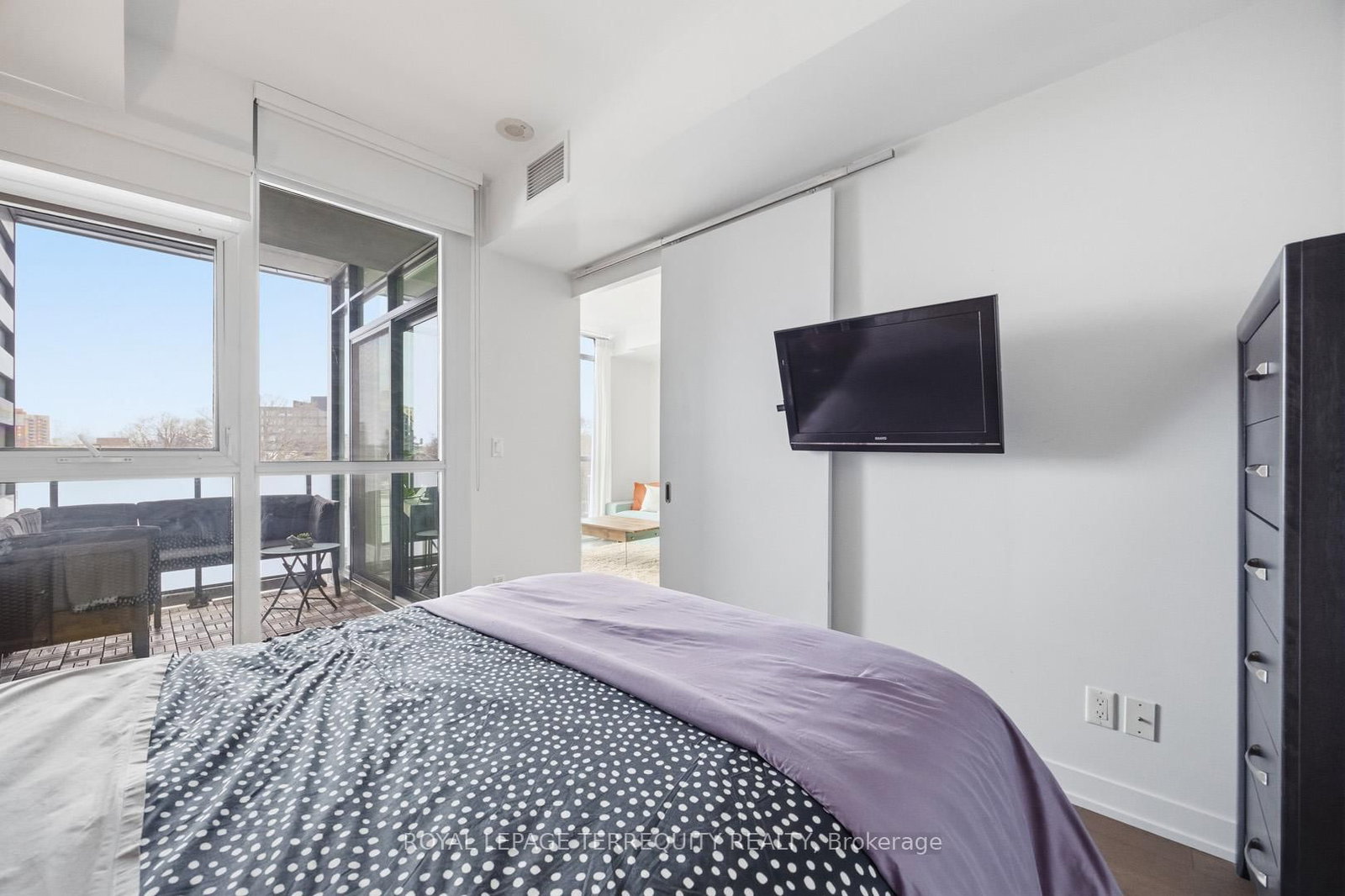 36 Howard Park Avenue, Unit 510 - Photo 22