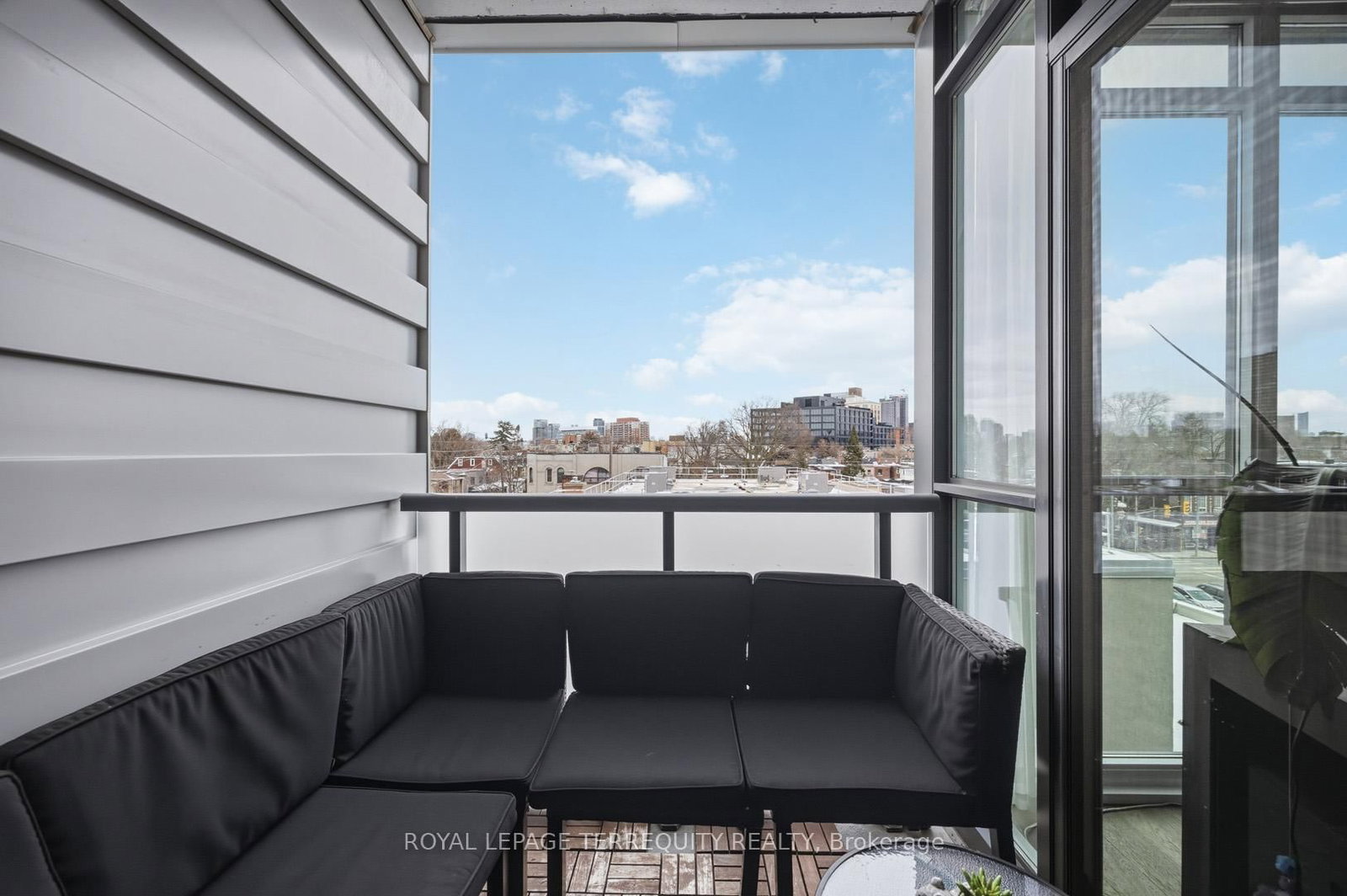 36 Howard Park Avenue, Unit 510 - Photo 29