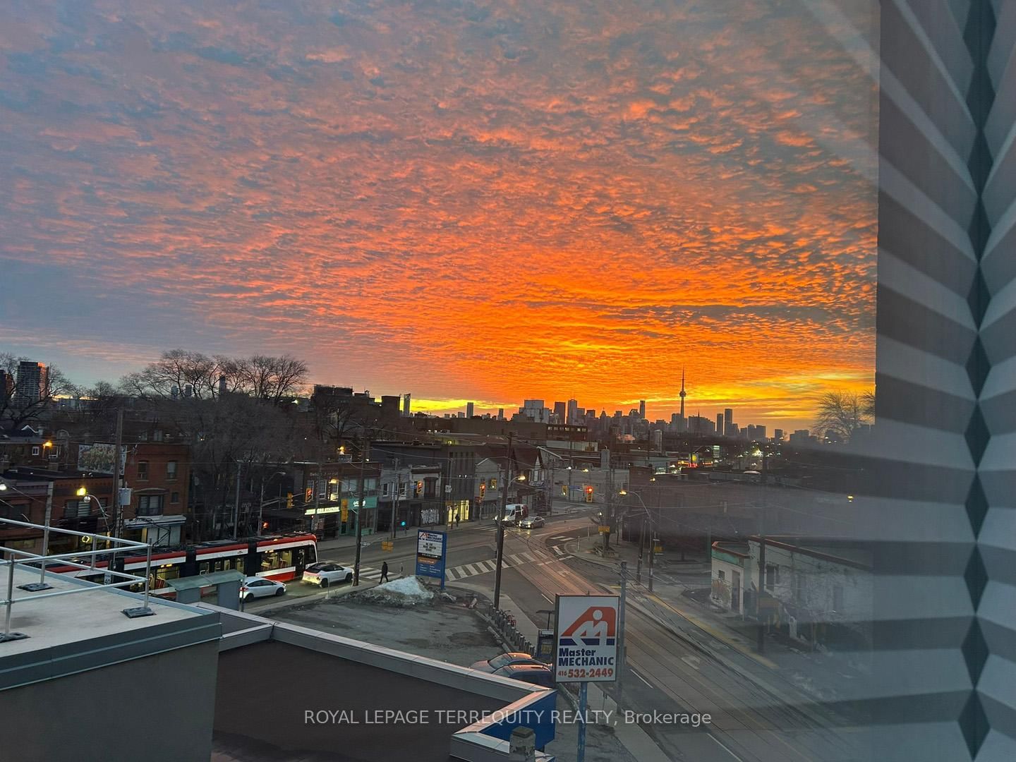 36 Howard Park Avenue, Unit 510 - Photo 35