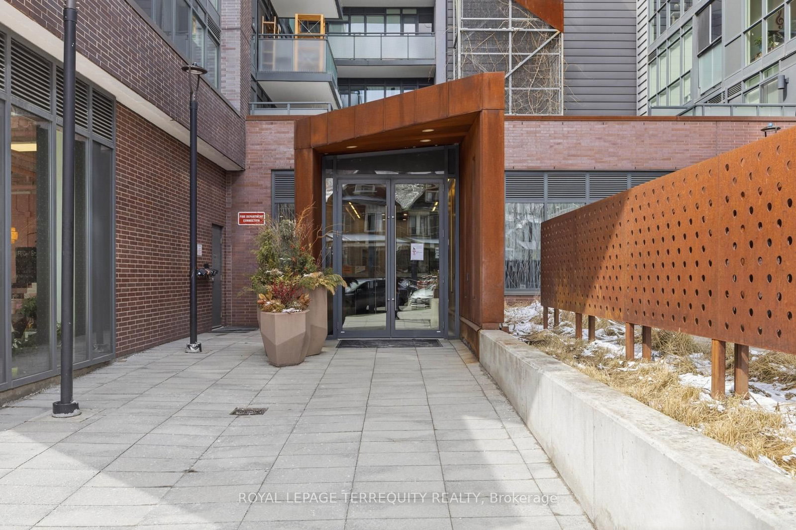 36 Howard Park Avenue, Unit 510 - Photo 38