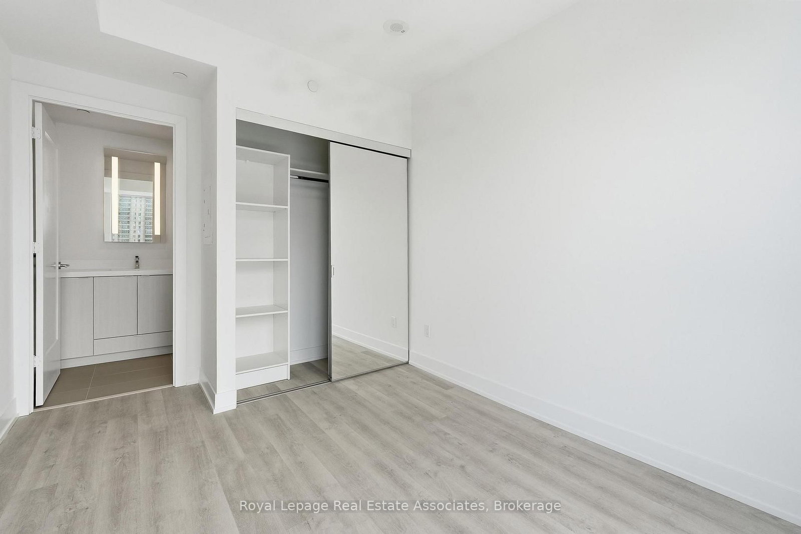 25 Cordova Avenue, Unit 315 - Photo 14