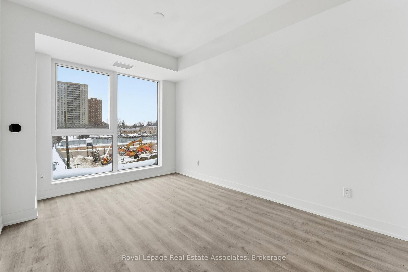 25 Cordova Avenue, Unit 315 - Photo 8