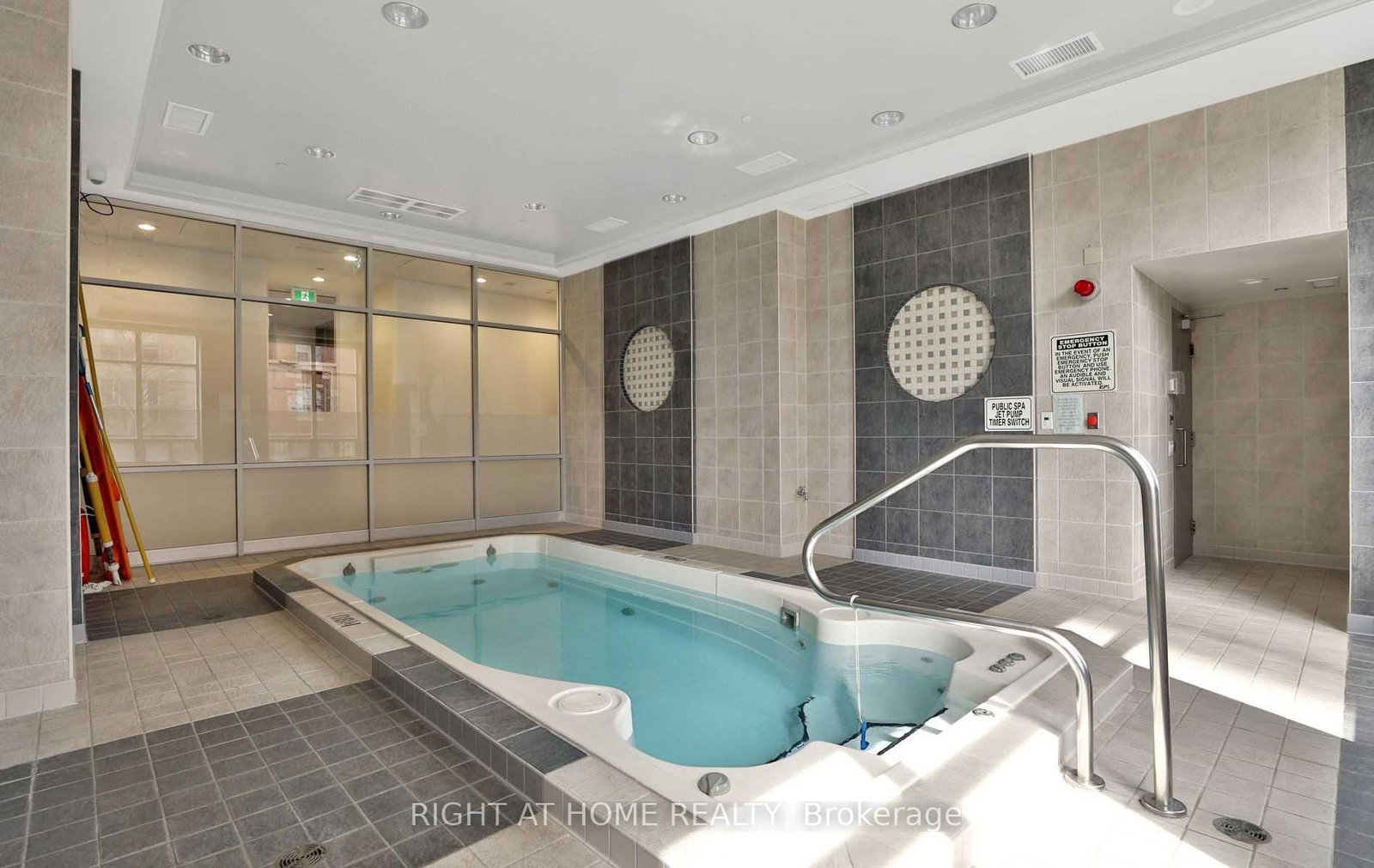 55 Strathaven Drive, Unit 1808 - Photo 17