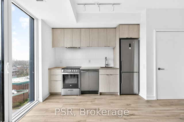 707 - 1660 Bloor Street W