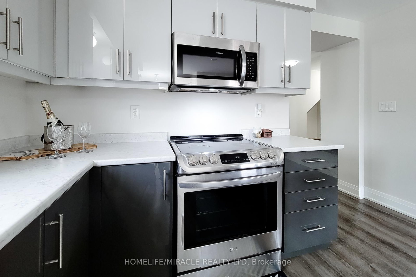 Townhouse for sale at 1274 Wintergreen Place, Milton, Ontario, L9E 1S4 - Cobban - MLS: W13010120