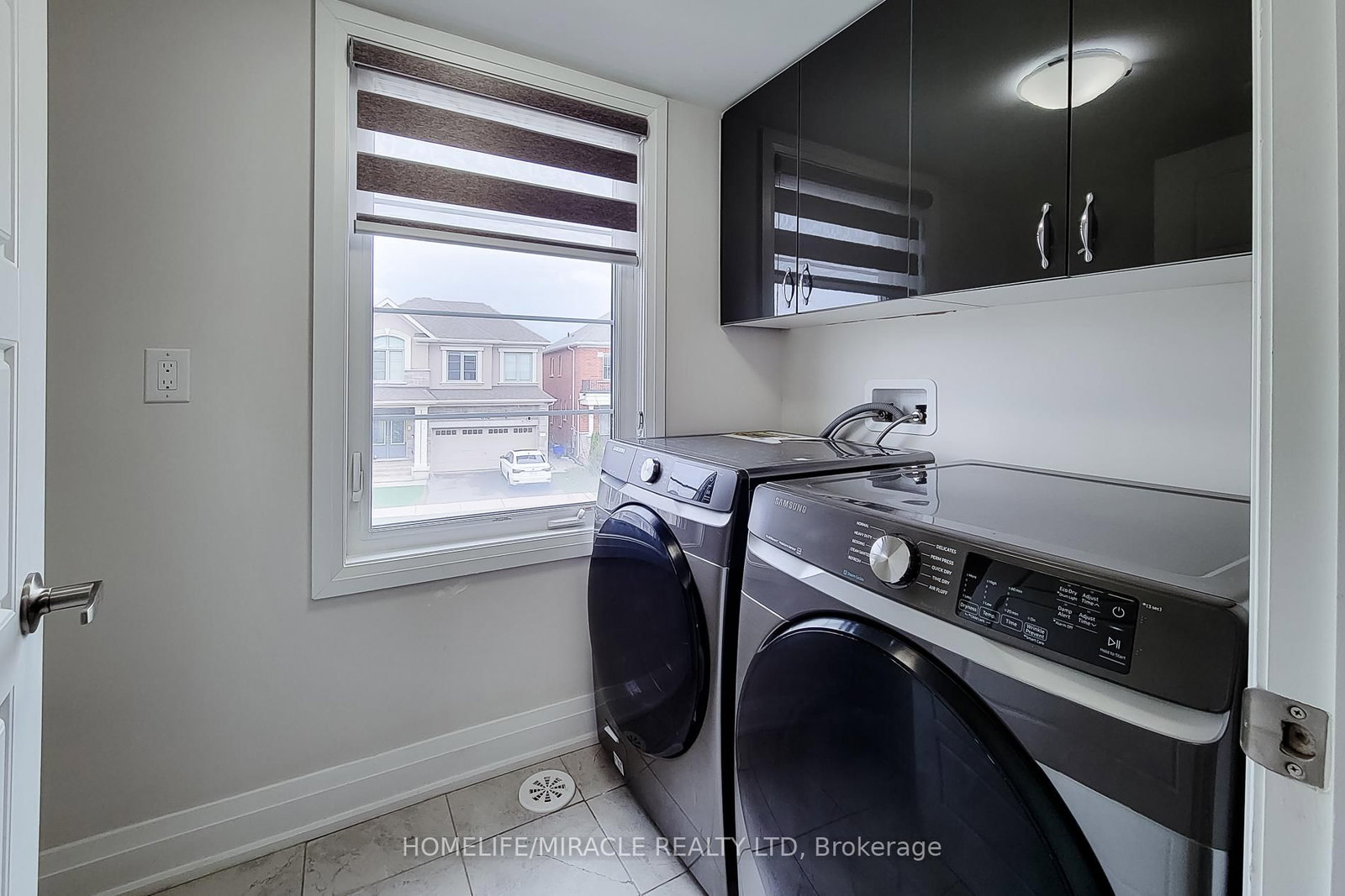 Townhouse for sale at 1274 Wintergreen Place, Milton, Ontario, L9E 1S4 - Cobban - MLS: W13010120