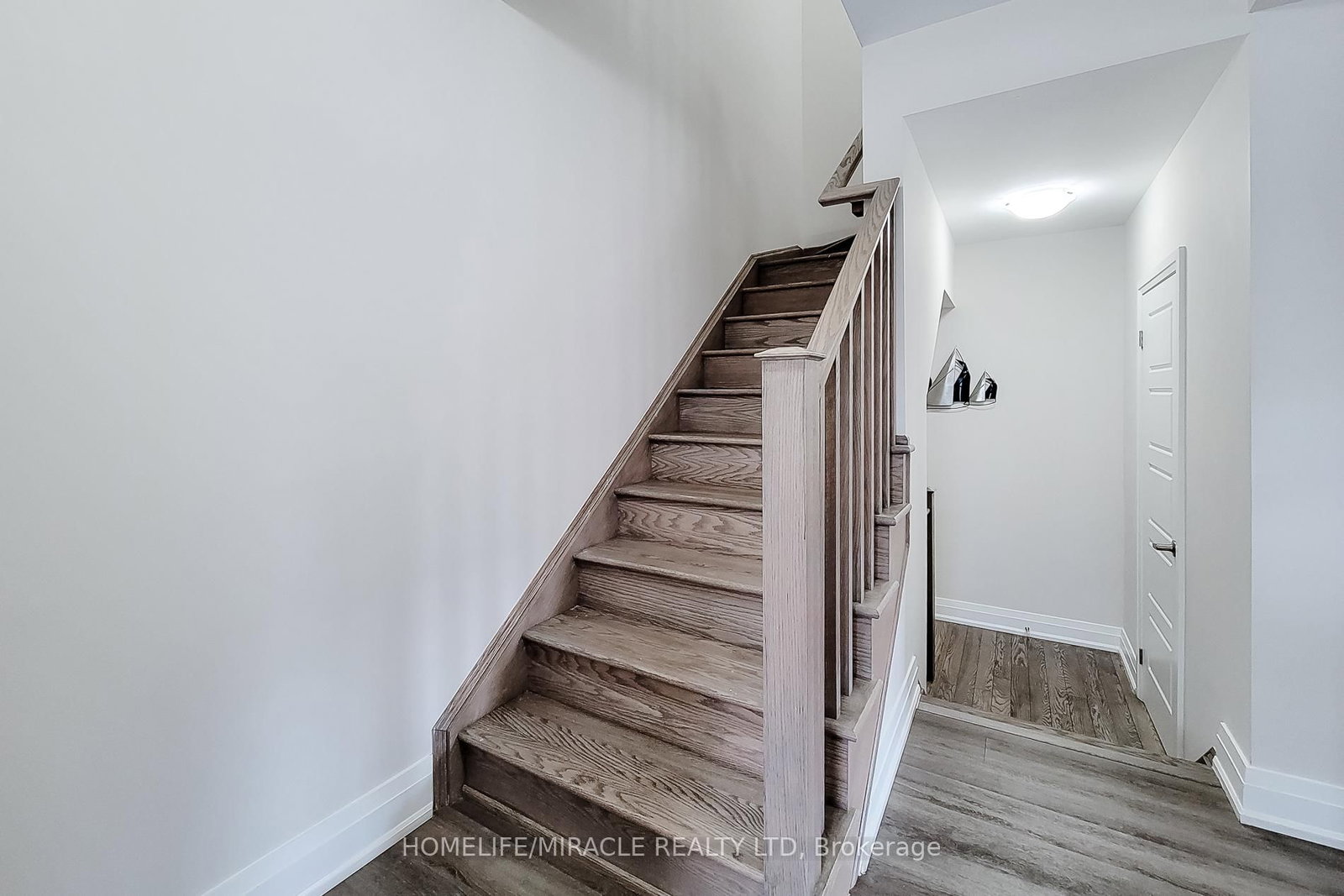 Townhouse for sale at 1274 Wintergreen Place, Milton, Ontario, L9E 1S4 - Cobban - MLS: W13010120