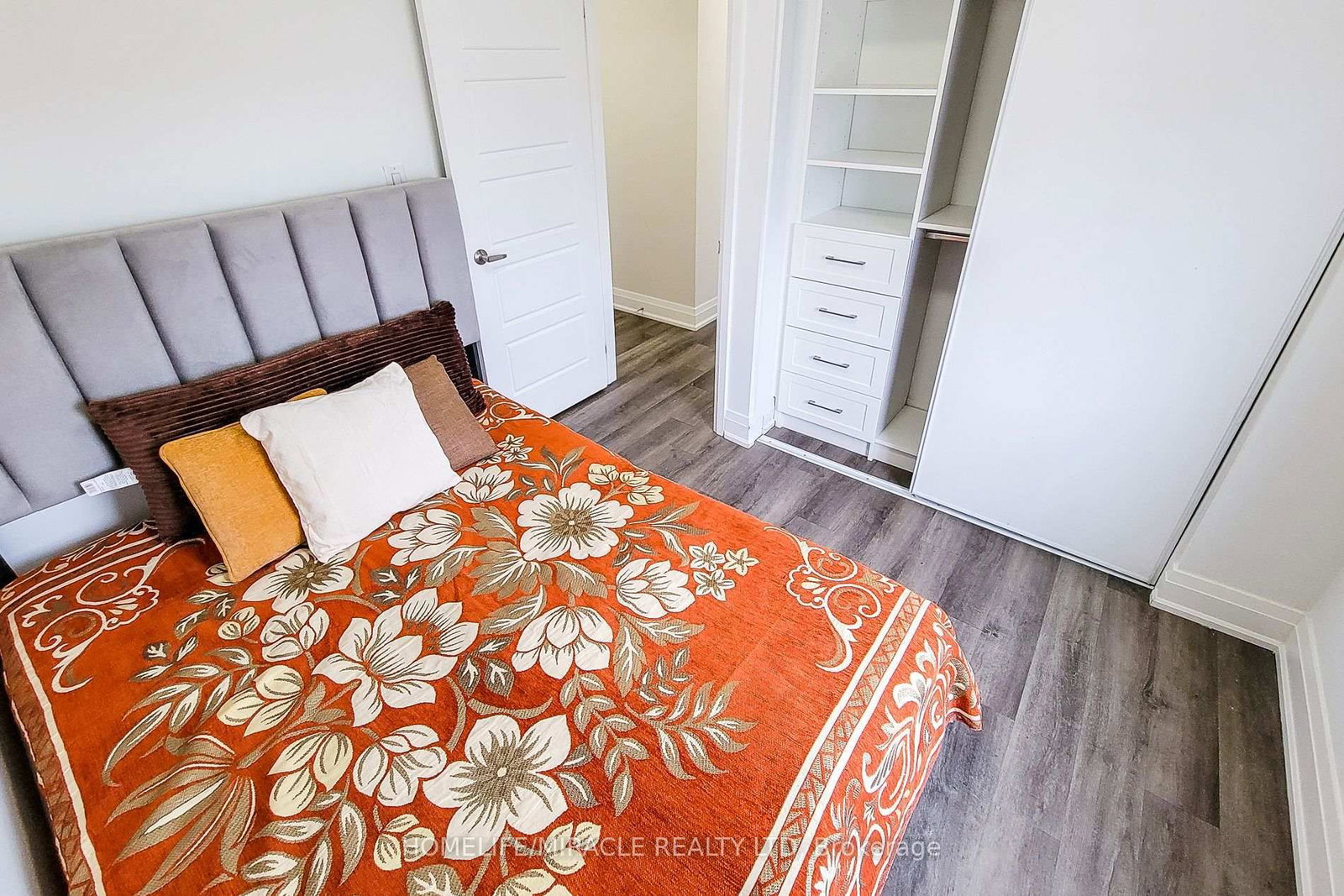 Townhouse for sale at 1274 Wintergreen Place, Milton, Ontario, L9E 1S4 - Cobban - MLS: W13010120