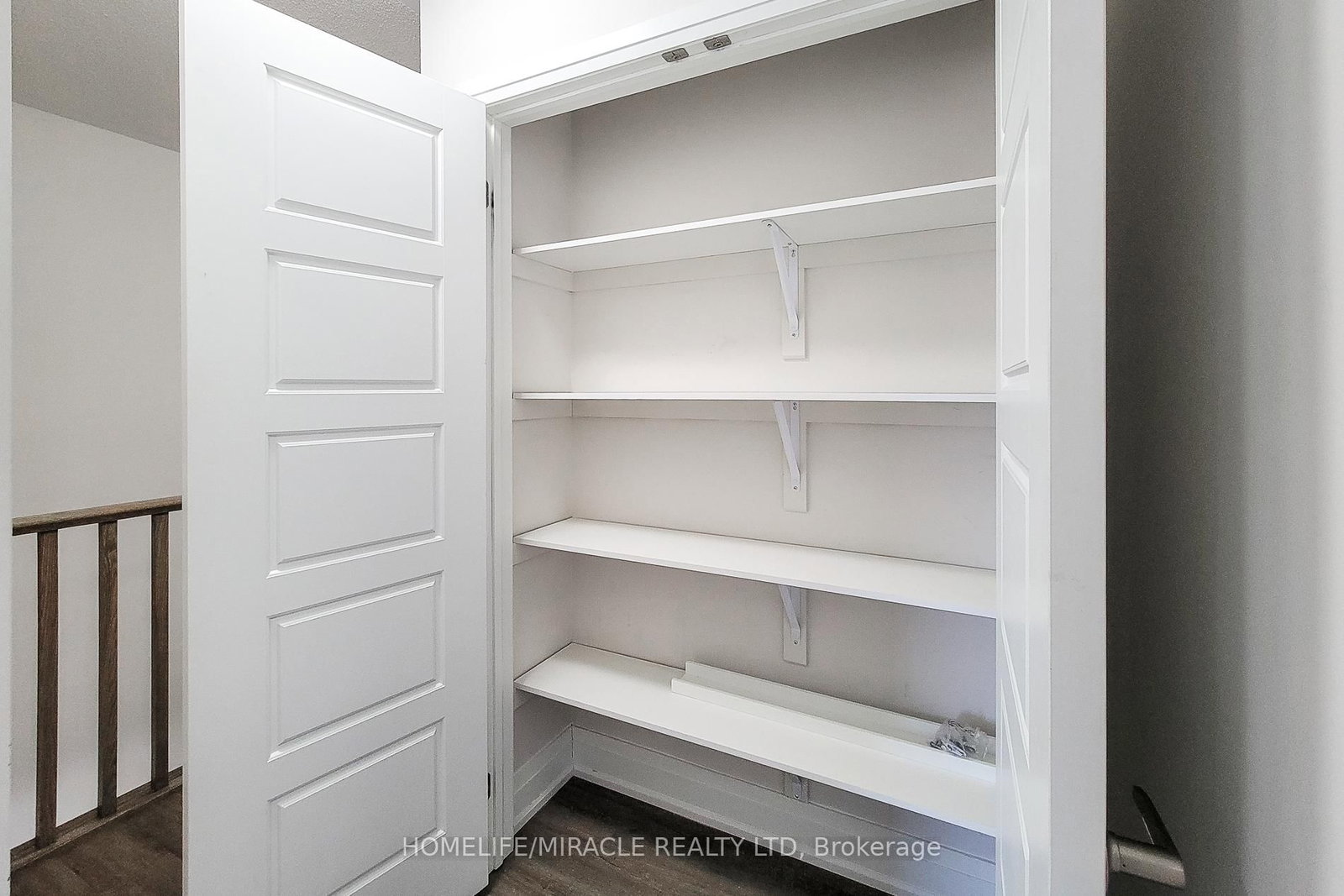 Townhouse for sale at 1274 Wintergreen Place, Milton, Ontario, L9E 1S4 - Cobban - MLS: W13010120