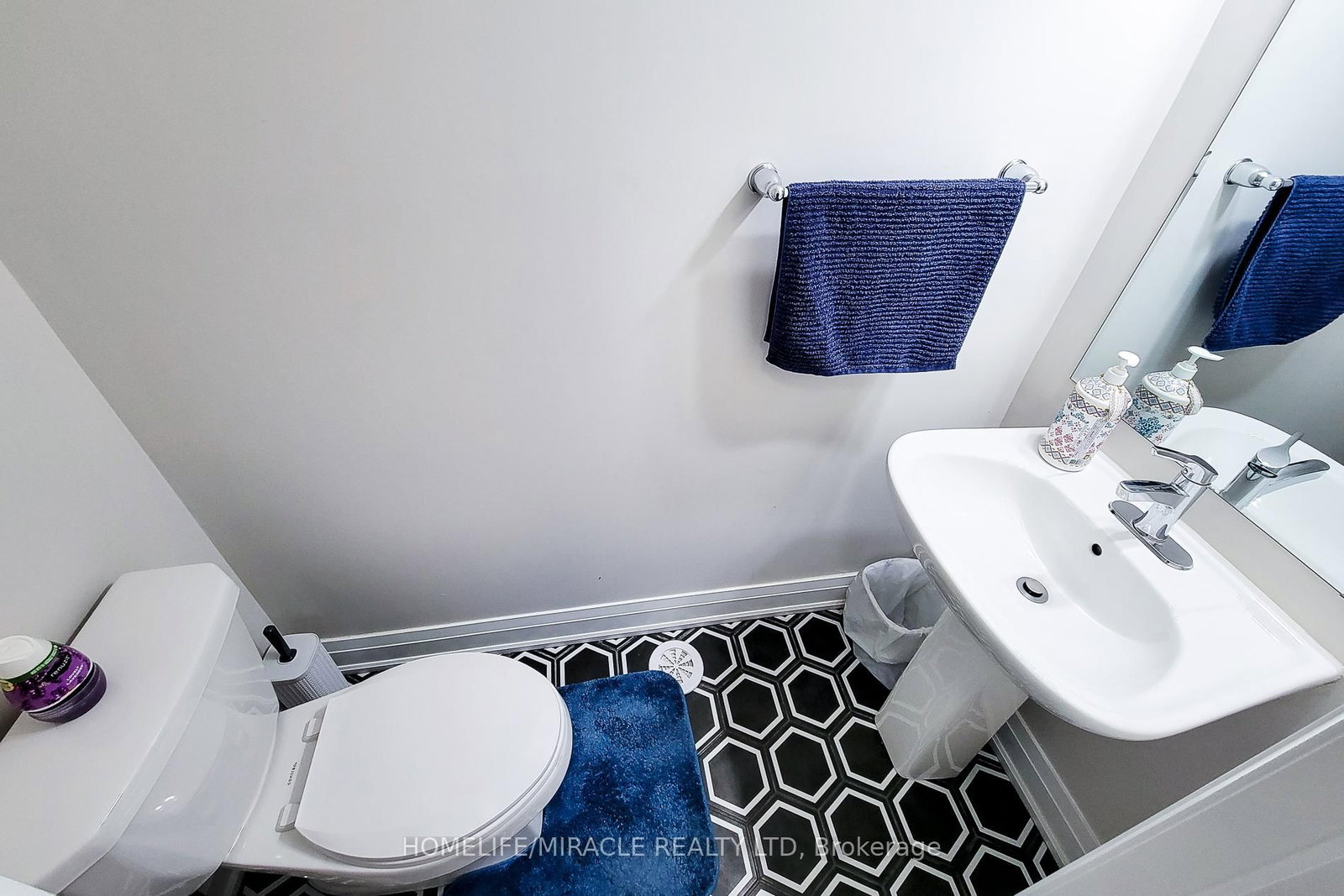 Townhouse for sale at 1274 Wintergreen Place, Milton, Ontario, L9E 1S4 - Cobban - MLS: W13010120