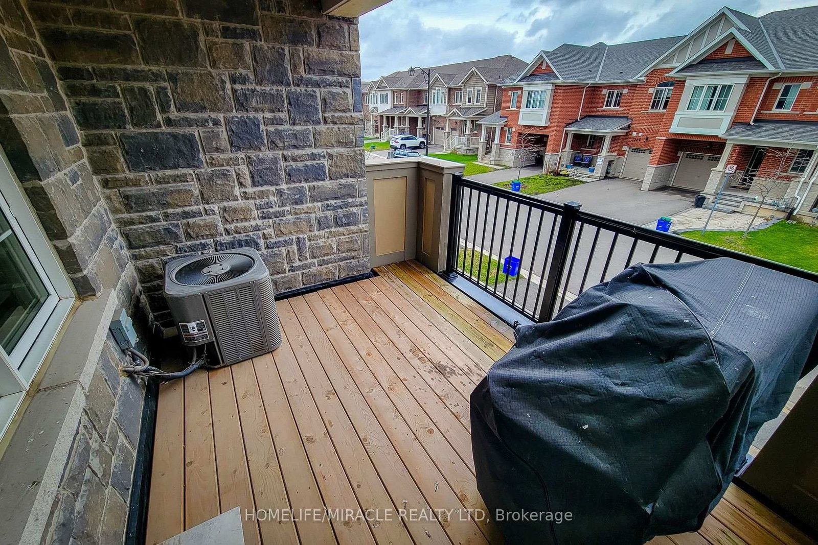 Townhouse for sale at 1274 Wintergreen Place, Milton, Ontario, L9E 1S4 - Cobban - MLS: W13010120