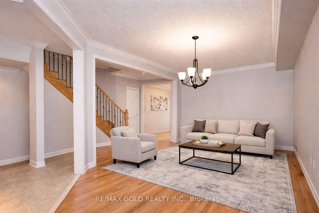 895 Transom Crescent