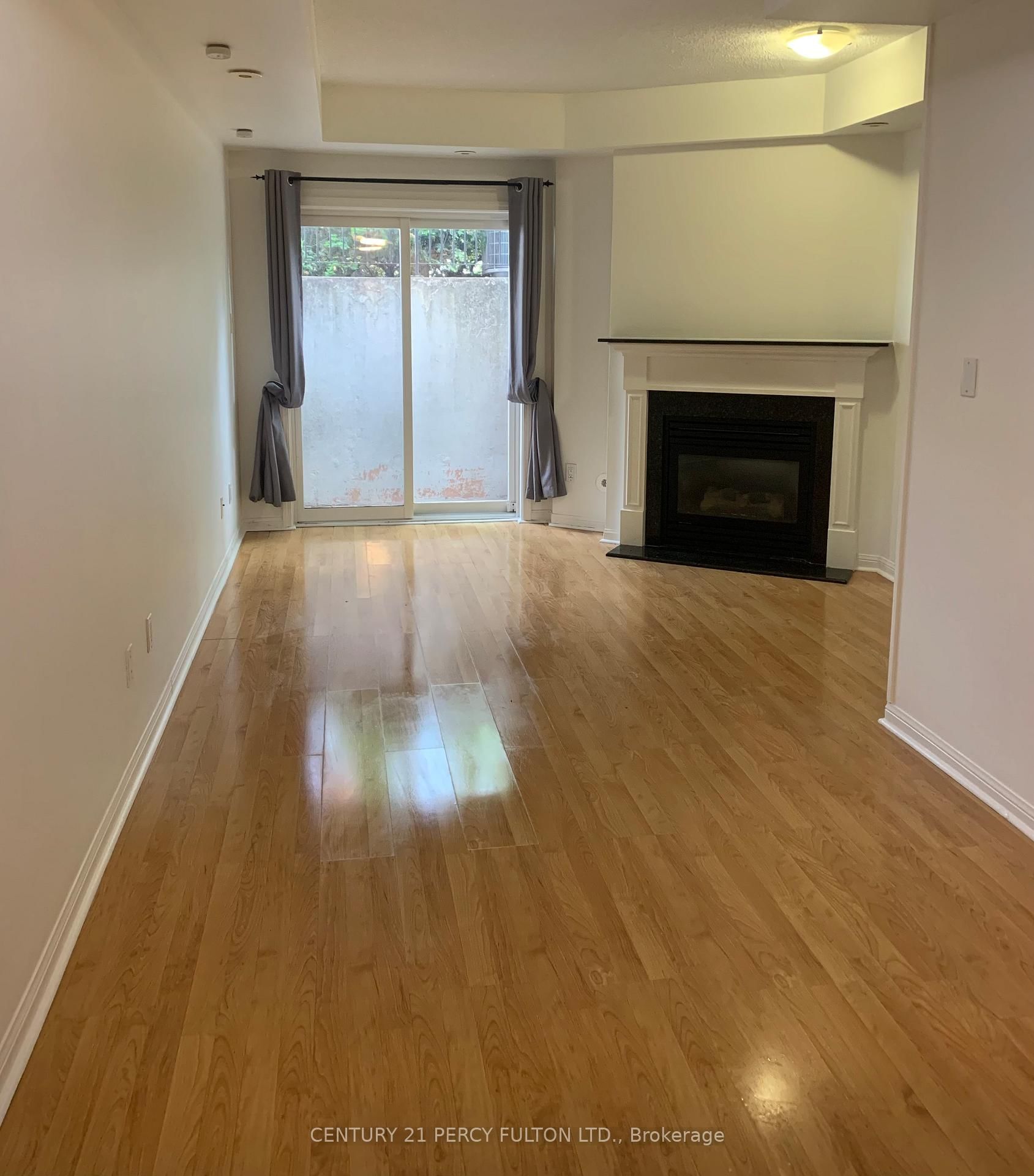 20 Machells Avenue N, Unit 112