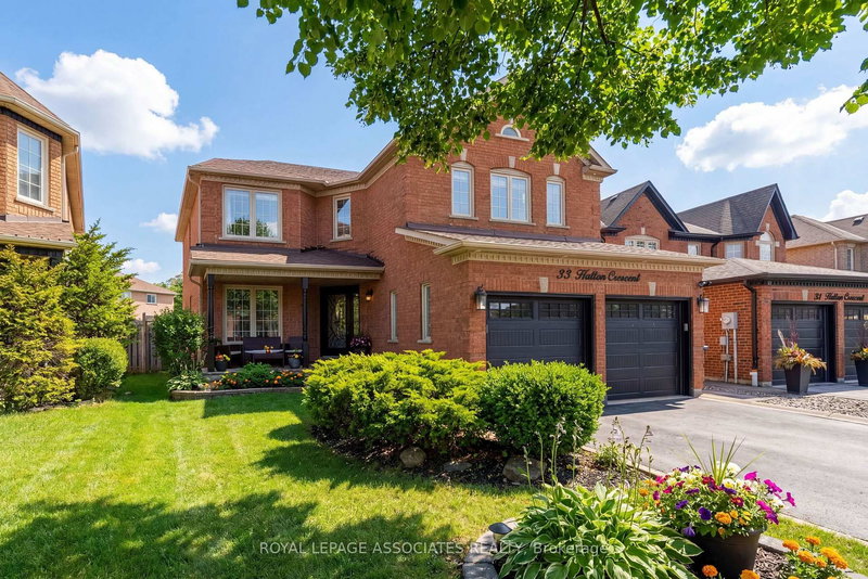 33 Hutton Cres, Caledon, L7C 1A3 | Image 2