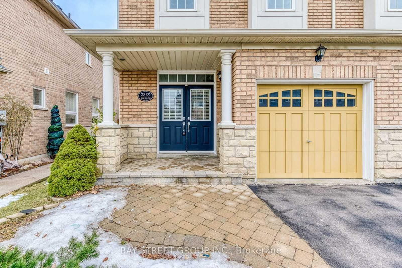 2278 Stone Glen Cres, Oakville, L6M 0C8 | Image 2