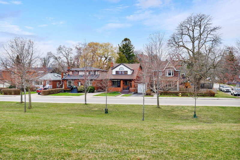 4 Twenty Third St, Toronto, M8V 3M7 | Image 2