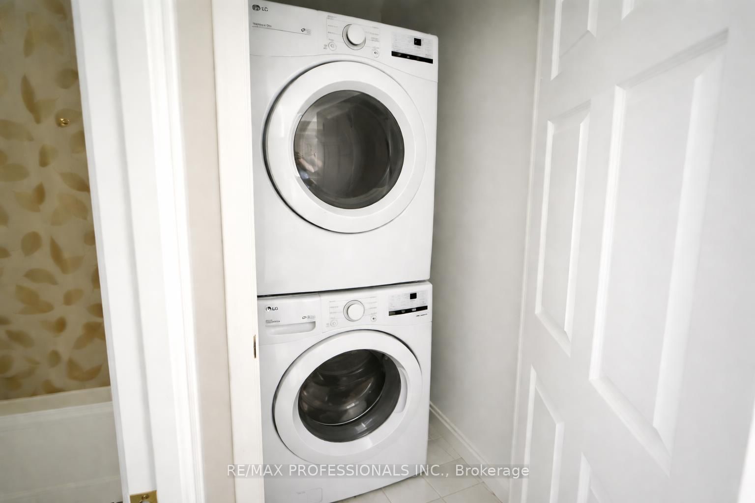 7 Michael Power Place, Unit 1406 - Photo 11