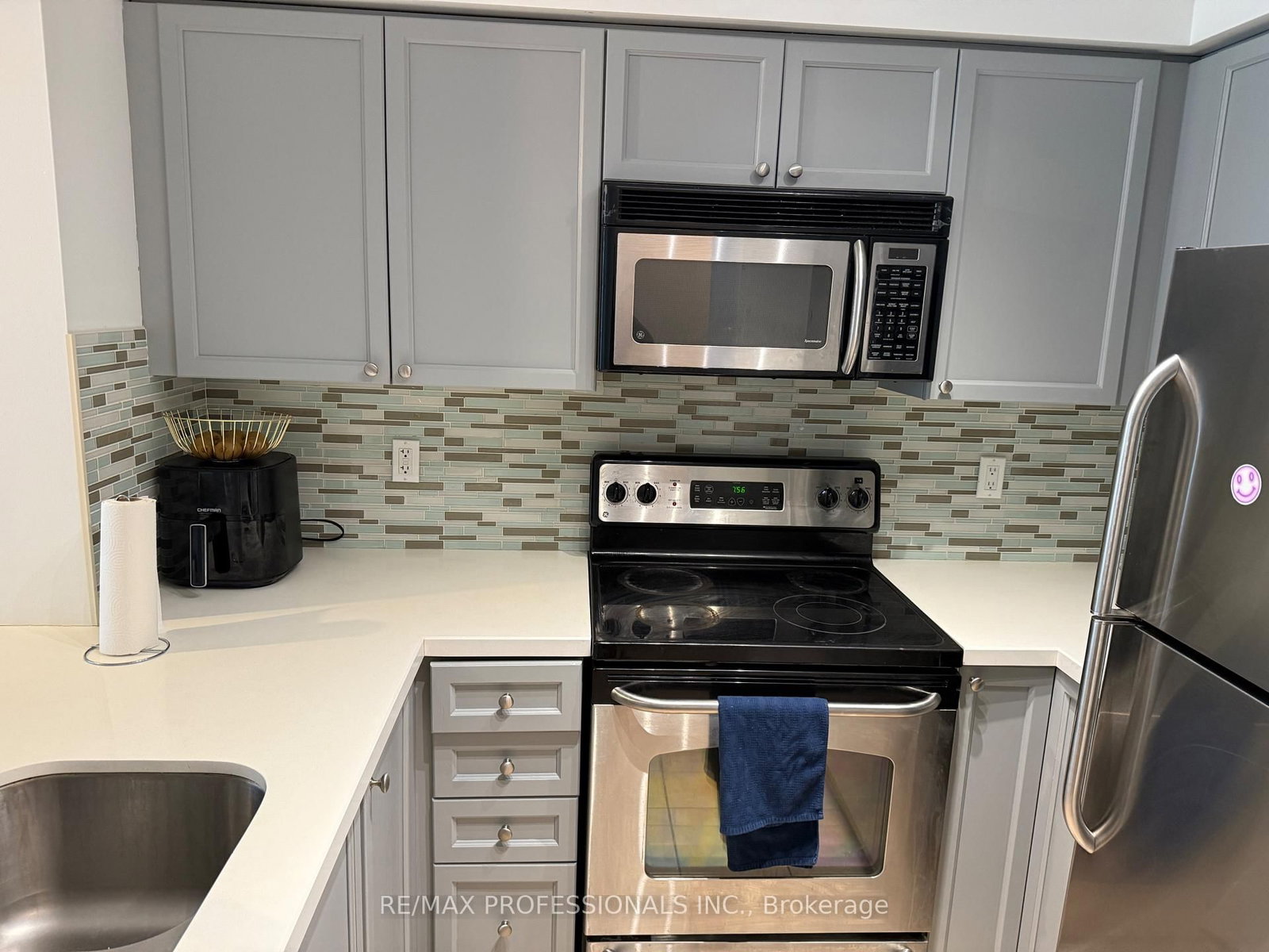 7 Michael Power Place, Unit 1406 - Photo 25