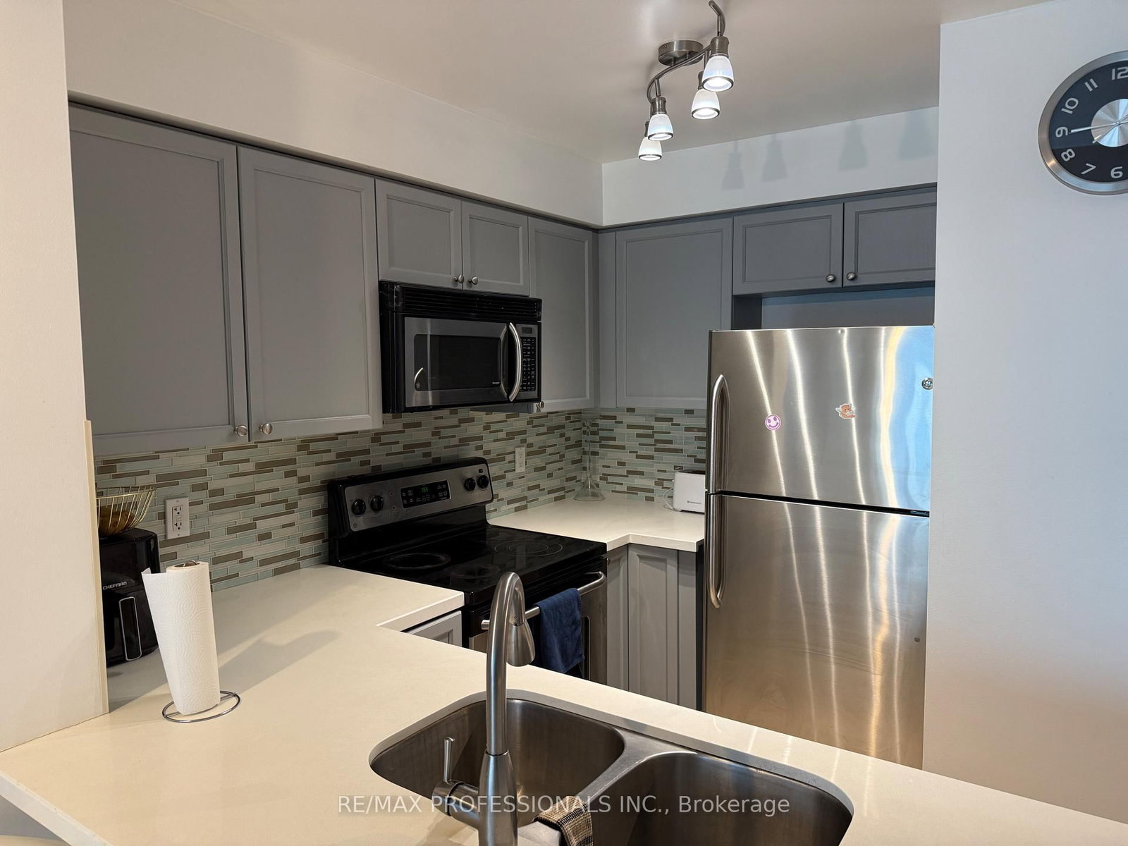 7 Michael Power Place, Unit 1406 - Photo 3