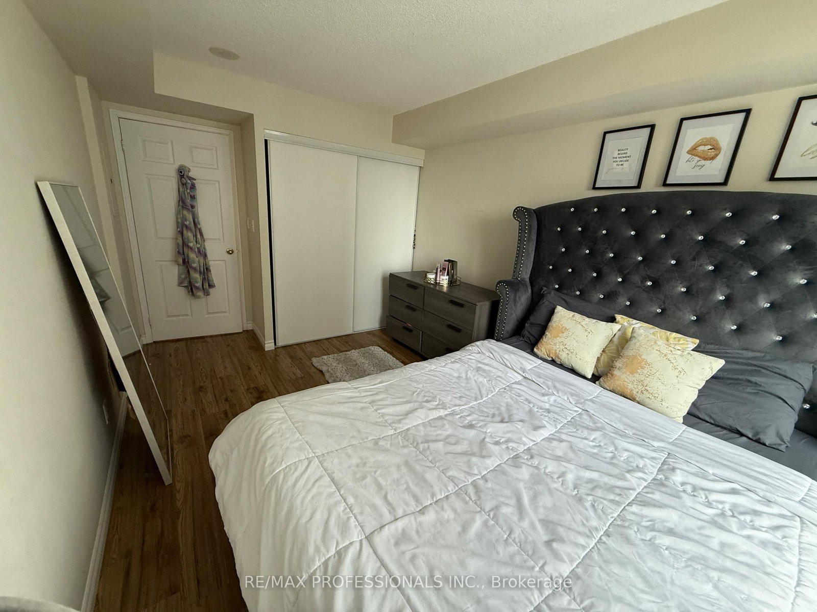 7 Michael Power Place, Unit 1406 - Photo 8