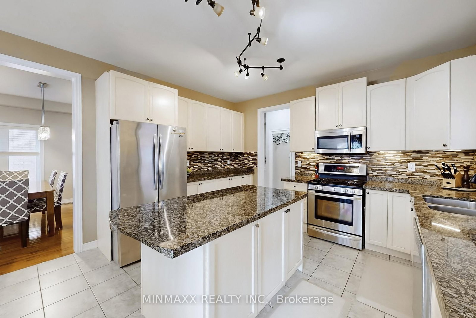 Detached House for sale at 764 Ferguson Drive, Milton, Ontario, L9T 7C7 - Beaty - MLS: W13010584