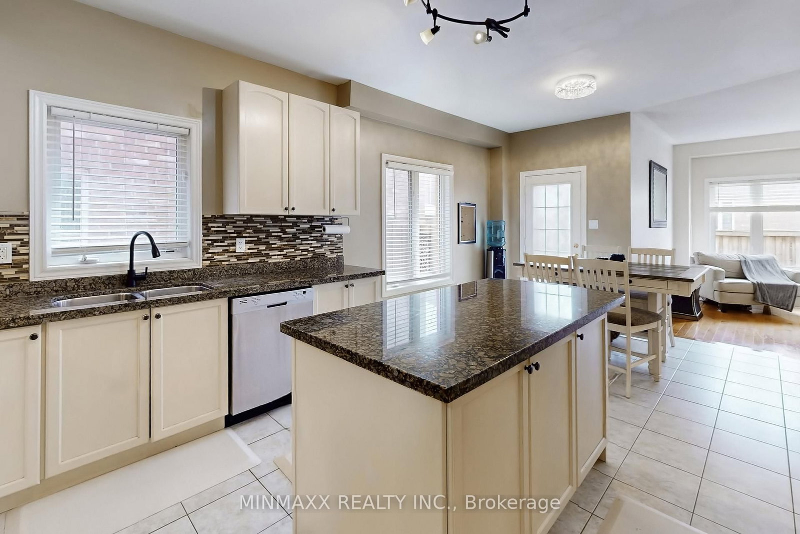 Detached House for sale at 764 Ferguson Drive, Milton, Ontario, L9T 7C7 - Beaty - MLS: W13010584