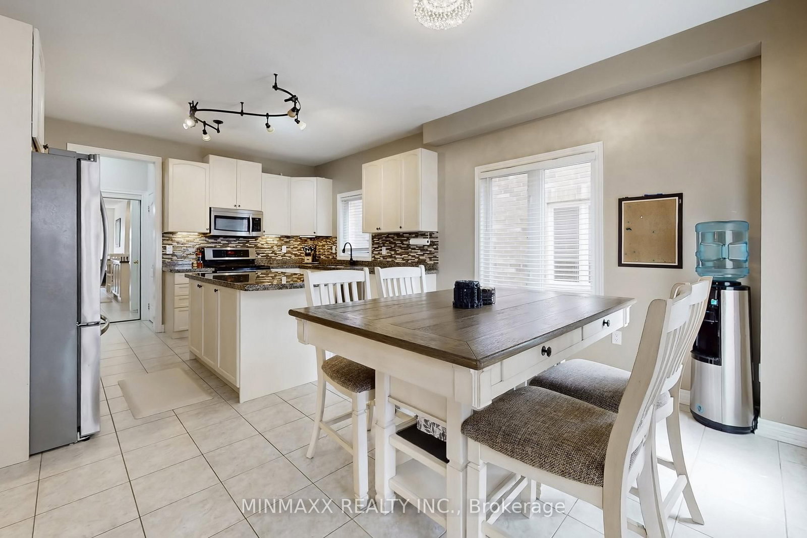 Detached House for sale at 764 Ferguson Drive, Milton, Ontario, L9T 7C7 - Beaty - MLS: W13010584