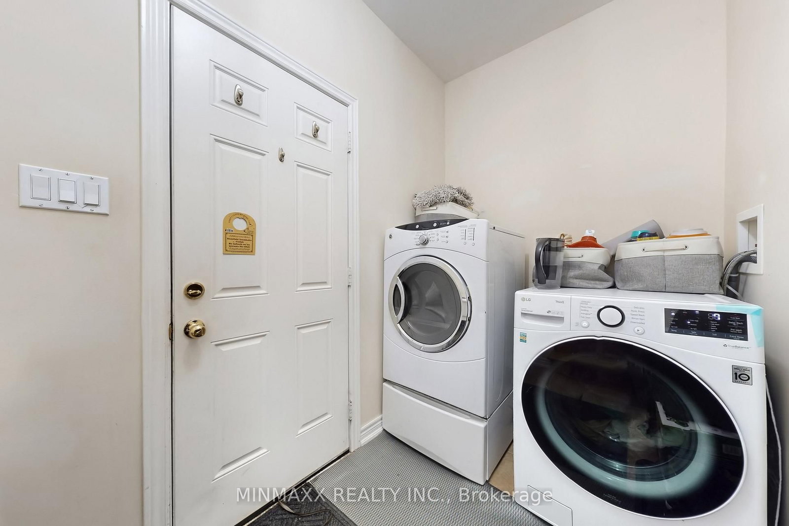 Detached House for sale at 764 Ferguson Drive, Milton, Ontario, L9T 7C7 - Beaty - MLS: W13010584